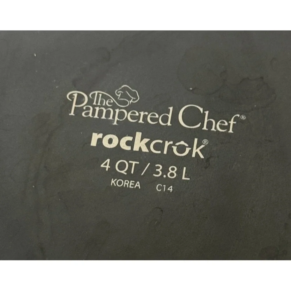 Pampered Chef Rockcrok Dutch Oven Round Baking Casserole Dish Black 4 QT NO LID